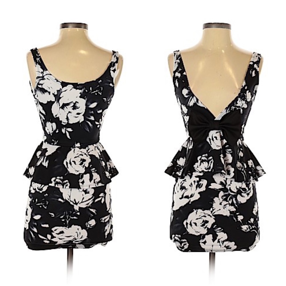 CHARLOTTE RUSSE Floral Dress